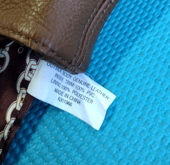 Tignanello Camel Tan Leather Shoulder Bag - Medium - Picture 10 of 10